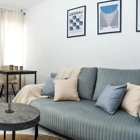 Sparrow Flat Old Town Apartment